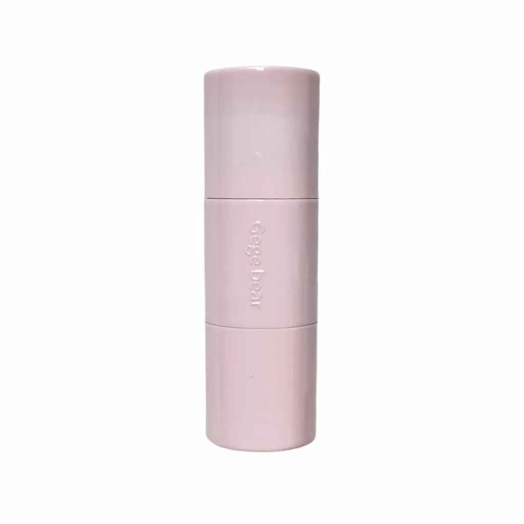 gege bear highlighter stick on the upright position against the white background 