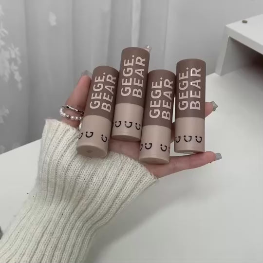 video showing all three colors of gege bear grey hair powder on a models hand 